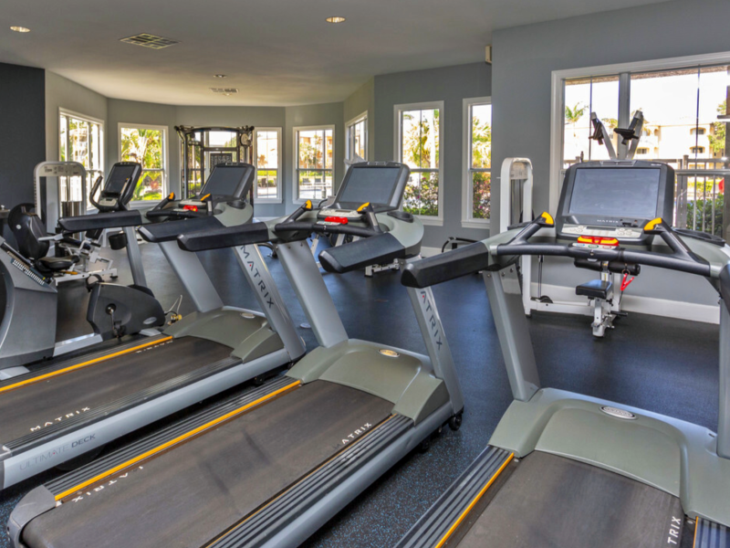 This image showcase essential community amenities. Offering 24-hour athletic club with virtual interactive programs. The club is also giving different weightlifting types of equipment, special abs equipment, and spin bikes that could fulfill the needs of fitness enthusiasts and professionals.