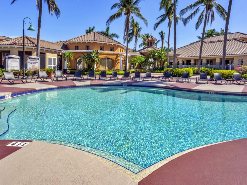 TGM Bermuda Island Apartments Resort-style Pool 9